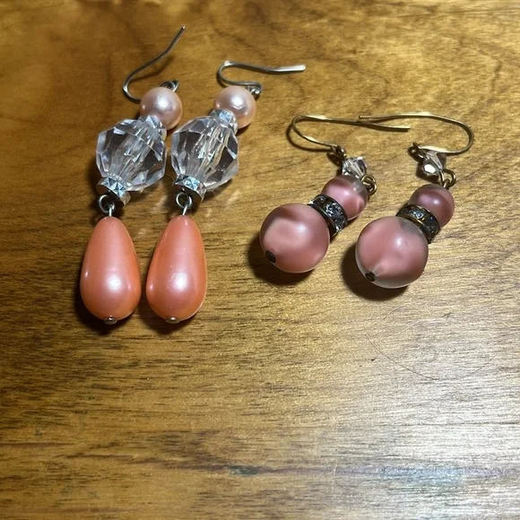 Two Pairs of Vintage Beaded Earrings - Picture 2 of 7